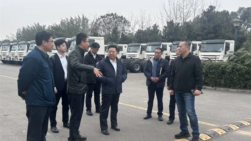 中國重汽集團總經(jīng)理劉偉調(diào)研重汽綿專